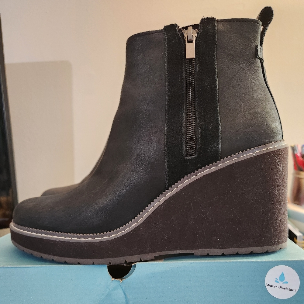 Toms Black Wedge Boots